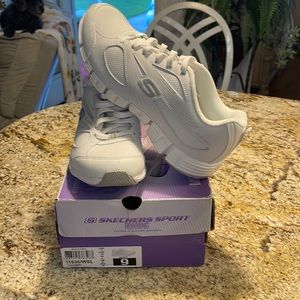 Womens Sketchers Size 9